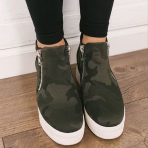 EUC Steve Madden wedges